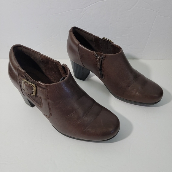 Clarks Shoes - Clark's Women Carlisle Mocha Ankle Boot Sz 7M Leather Side Zip Buckle Block Heel